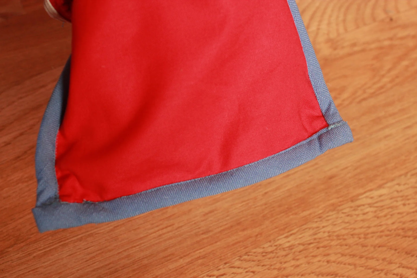 Red Pocket Small Marbled Pouch